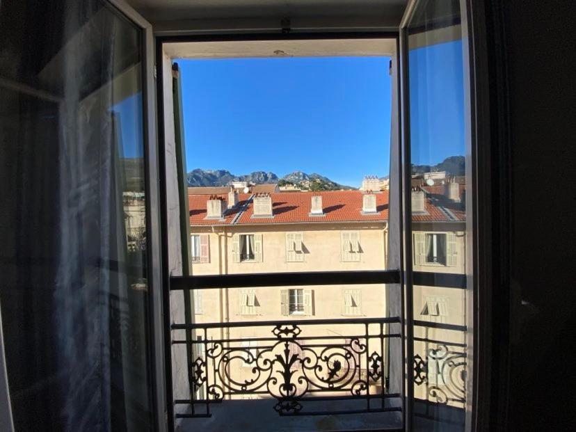 "Dans Les Toits De La Ville" Plein Centre Et Mer Menton Bagian luar foto