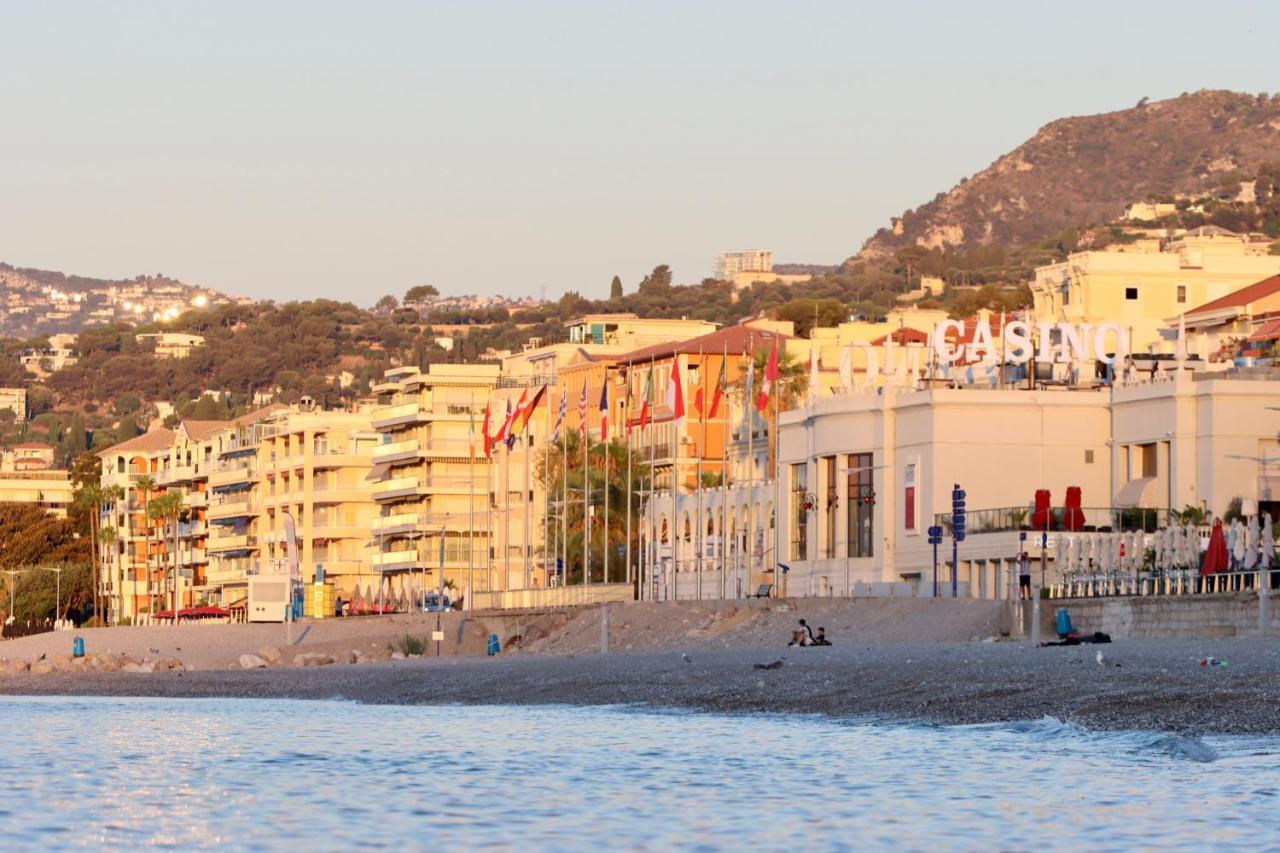 "Dans Les Toits De La Ville" Plein Centre Et Mer Menton Bagian luar foto